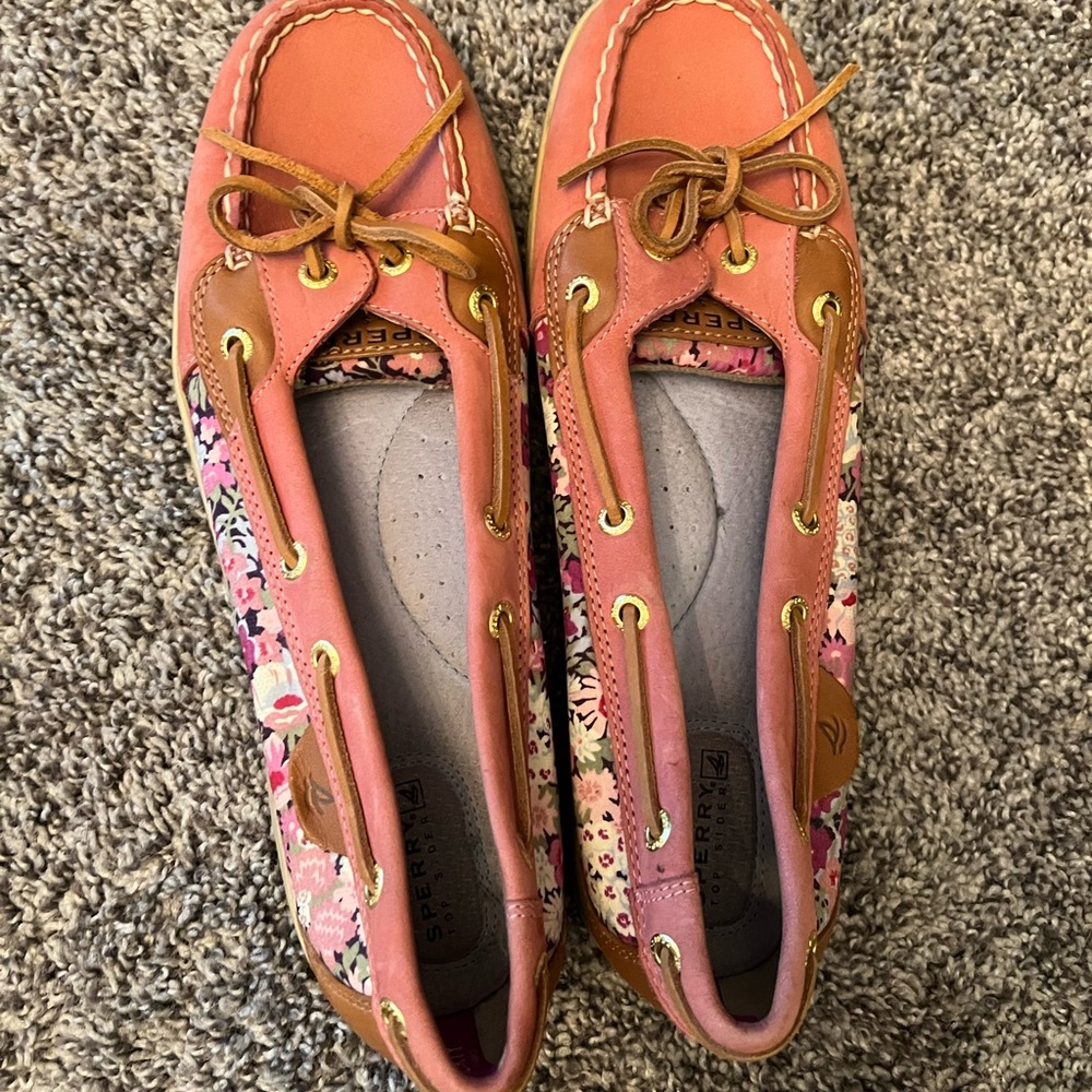 Floral sperrys size 10